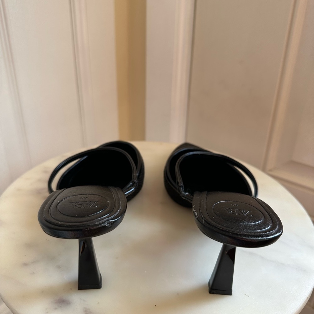 Zara Black Pointed Toe Heels - Picture 6 of 8